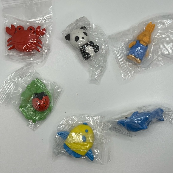 ⭐️ Lot of 5 Animal-Shaped Erasers (12 sets) ⭐️ - Picture 2 of 6